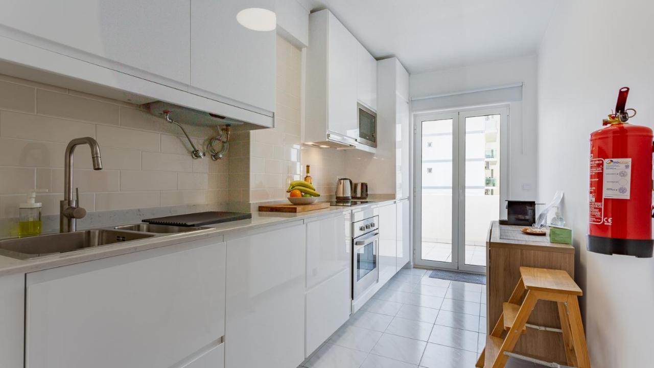 Bright 1Bdr Apartment W/Balcony By Lovelystay วีลาเรอัลเดซานโตอันโตนิโอ ภายนอก รูปภาพ